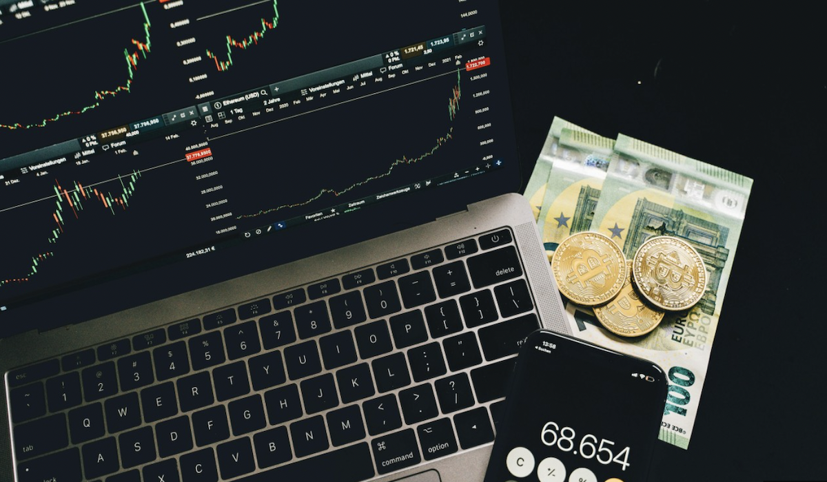 “Retail Revolution Embracing Digital Currency in a Connected World”